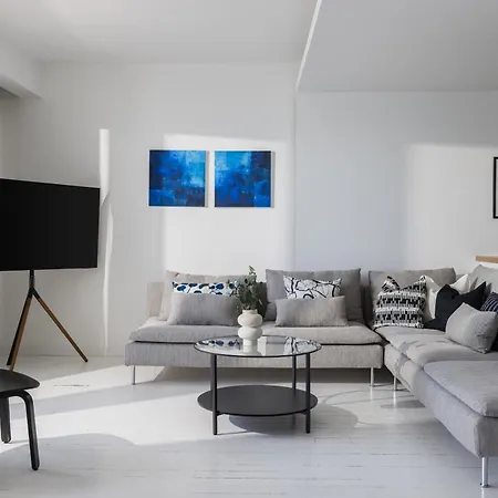 True Blue By Halu! - Seafront 2-bedroom Appartement *